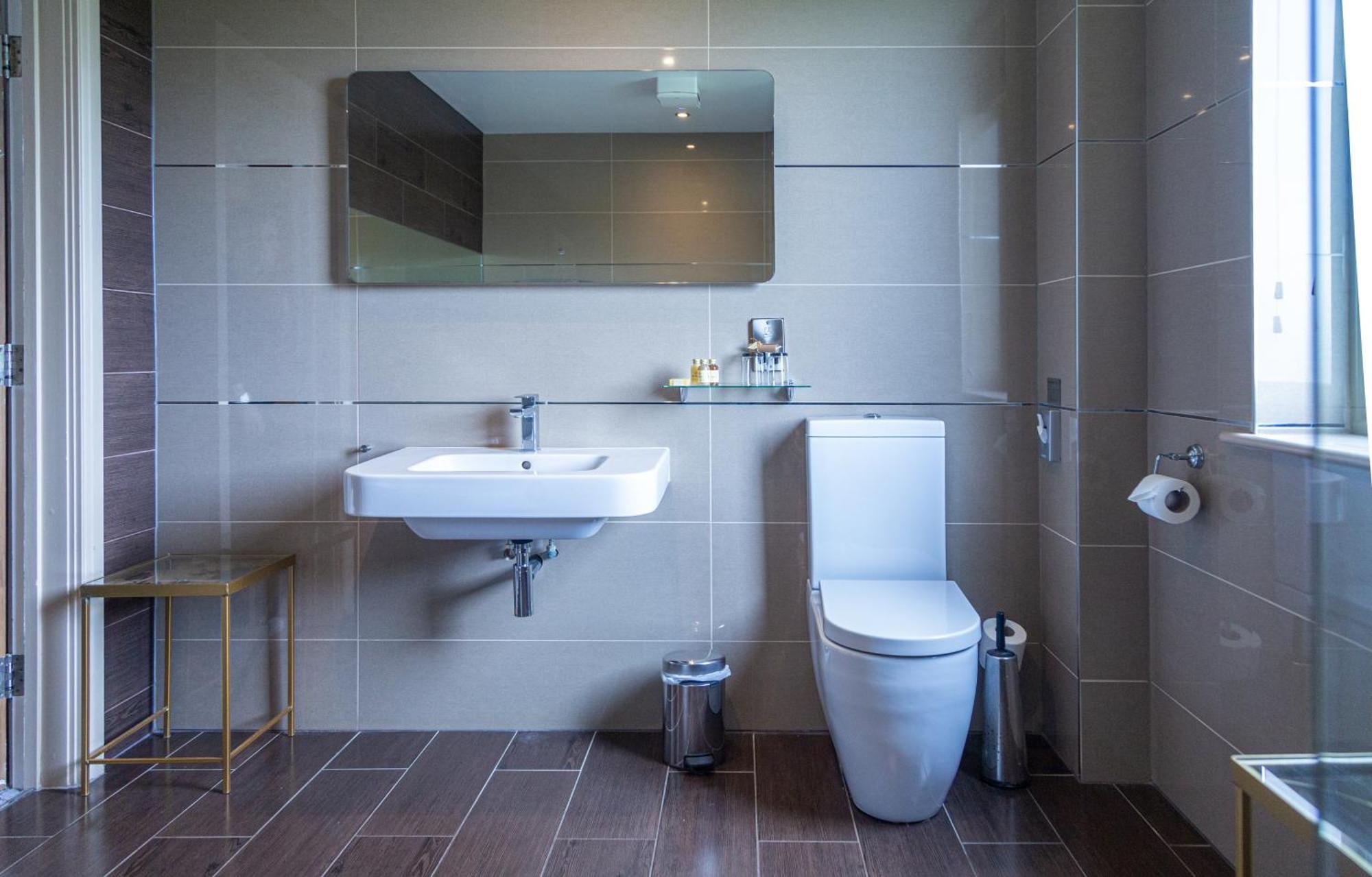 Hotel Peak Edge 4*