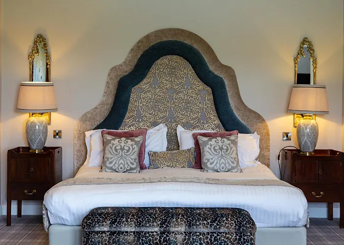 Peak Edge Hotel